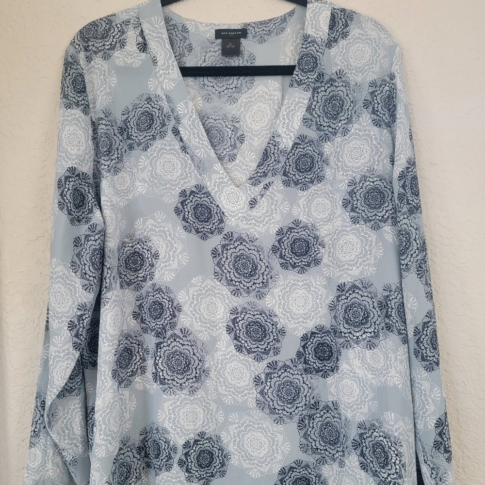 Ann Taylor Long Sleeve V-Neck Blouse